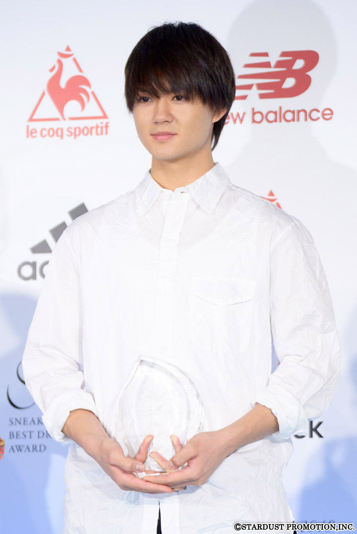 STARDUST WEB - ニュース - 佐野勇斗 「スニーカーベスト